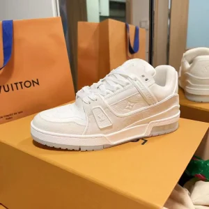 Trainer Sneaker import placeholder for 4362556