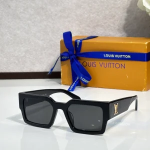 Sunglasses 27a19439 d743 7e44 5675 c6804668232a.webp