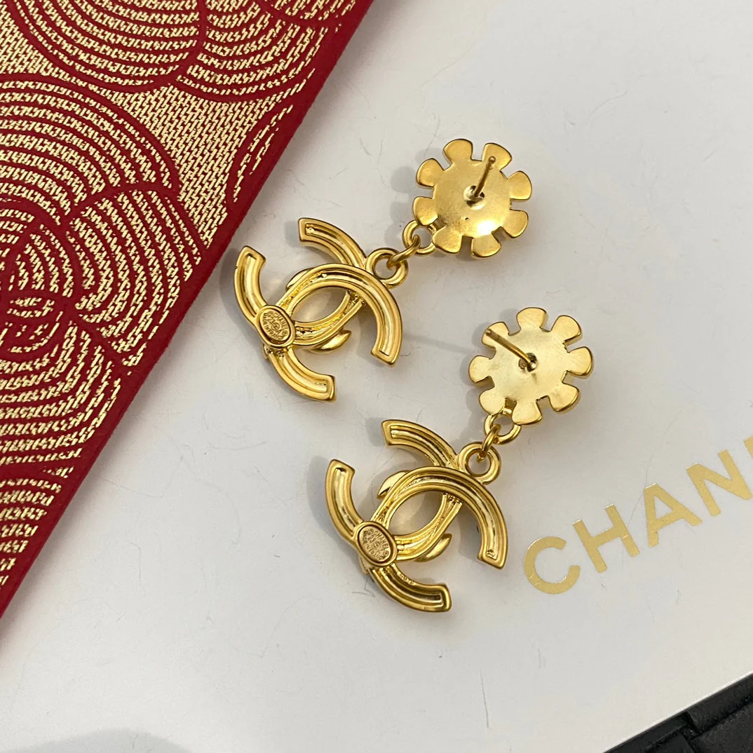 trendy gold floral earrings trendy gold floral earrings