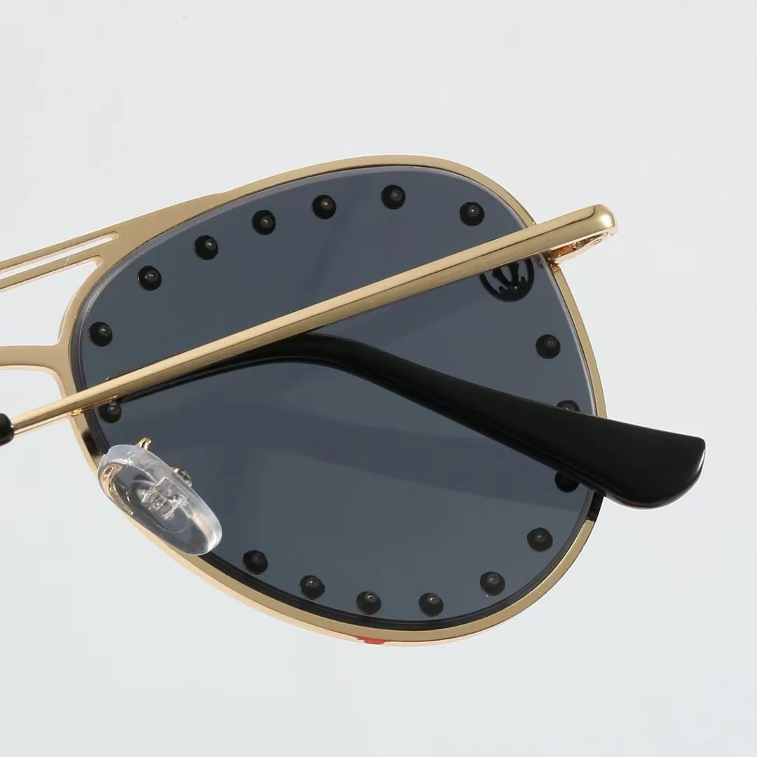 7 colors fashion personalized rivet large frame sunglasses 7 colors fashion personalized rivet large frame sunglasses