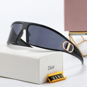 Sunglasses acd441c0 30d0 b977 c287 26ee8da75351.webp